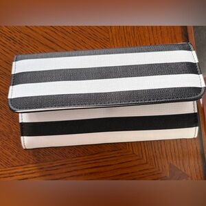 Kut from the Kloth Black Wallet